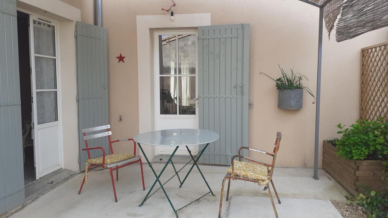 l'Esperluette Fleurie B&B Carpentras Extérieur photo
